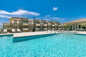 Lincoln apartment for rent - Brookside Pool