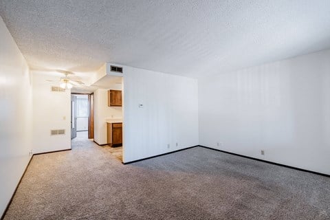 Floor plan for 1 bed, 1 bath, 584 sqft