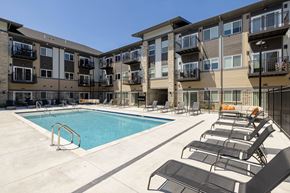 Lincoln apartment for rent - Northern Lights Resort Style Pool