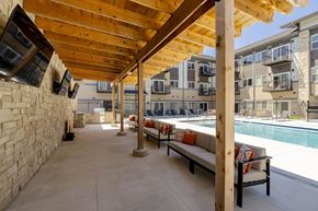 Lincoln apartment for rent - Northern Lights TV Poolside Lounge
