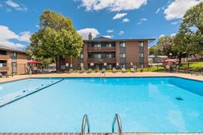 Omaha apartment for rent - Applewood Pointe Swimming Pool