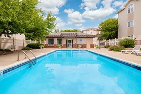 Bellevue apartment for rent - Gateway Park Swimming Pool