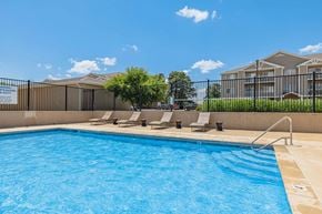 Lincoln apartment for rent - Mystic Pines Pool