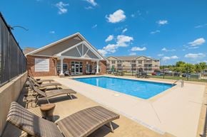 Lincoln apartment for rent - Mystic Pines Pool
