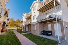 Lincoln apartment for rent - Village Square Building Exteriors