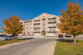 Lincoln apartment for rent - Eagle's Landing Building Exterior