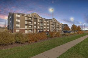 Lincoln apartment for rent - Eagle's Landing Building Exterior at Dusk
