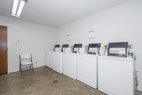 Lincoln apartment for rent - Campus Edge Laundry Room