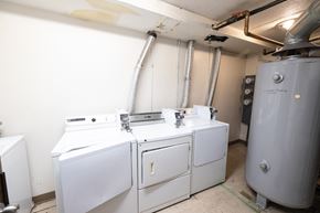 Lincoln apartment for rent - 1122 F Laundry Room