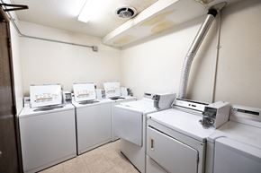 Lincoln apartment for rent - 1122 F Laundry Room