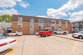 Lincoln apartment for rent - 1126 F Parking Lot