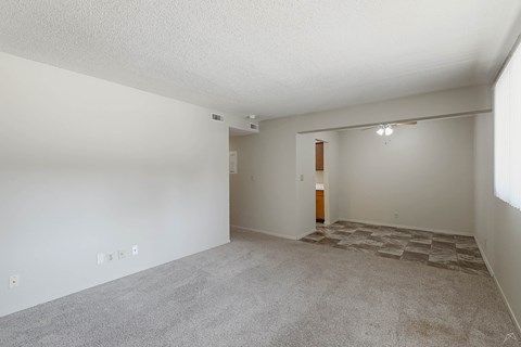 Floor plan for 2 beds, 1.5 baths, 914 sqft