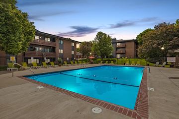 Omaha apartment for rent - Applewood Pointe Apartments