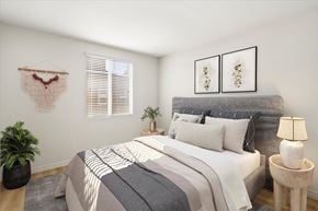 Burbank townhouse for rent - Spacious bedroom with beautiful decorative pieces and full sized bed