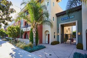 Sherman Oaks apartment for rent - Beautiful exterior surrounded by greenery