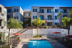 Sherman Oaks apartment for rent - Outdoor pool with lounge chairs