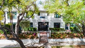 Los Angeles apartment for rent - Exterior with trees and greenery