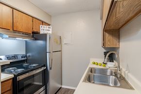 Overland Park apartment for rent - Equipped Kitchen at Springhill Apartments, Overland Park, KS, 66213