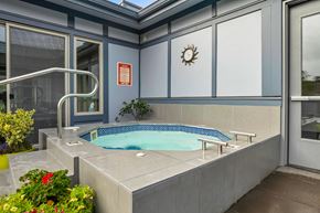 Tigard apartment for rent - The 72nd Apartments | Spa