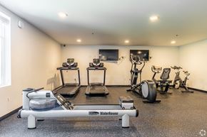 Vancouver apartment for rent - 134th street lofts fitness center with treadmills, elliptical, bike and row machine