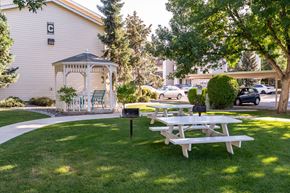 Kennewick apartment for rent - Desertbrook | Exterior Picnic Area and Gazebo