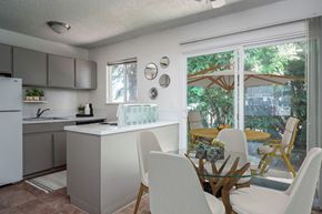 Portland apartment for rent - Meadowview East | Dining Room Mode;