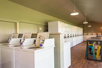 24 Hour laundry facilities