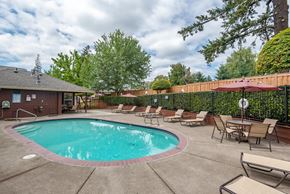 Clackamas apartment for rent - The Crossings | Outdoor Pool