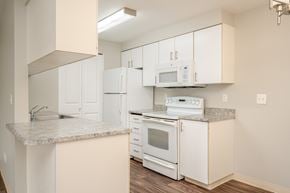 Clackamas apartment for rent - Village at Sunrise | Kitchen and Dining