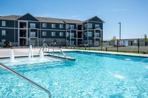 Boardman townhouse for rent - Tidewater Apartments | Exterior Pool