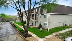 Kansas City apartment for rent - the view of an apartment building from the street
