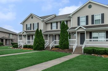 Walking distance to northern illinois university*