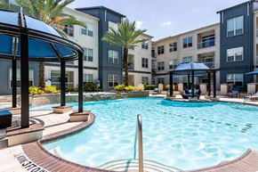 Houston apartment for rent - pool