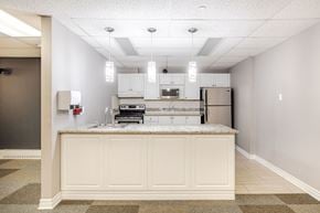 Ottawa apartment for rent - Kitchen in party room