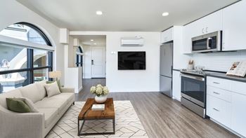 Vaulted ceilings in loft homes