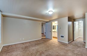 Seattle apartment for rent - Unfurnished bedroom with light at Ellis Court Apartments, Washington