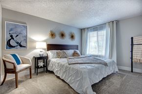 Lakewood apartment for rent - Bedroom with Large Bed at MOD 83, Washington