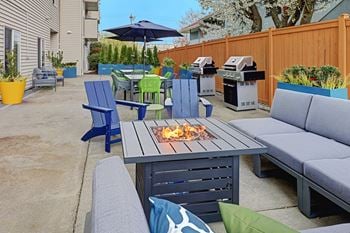 Outdoor patio lounge