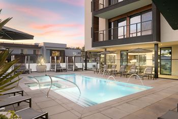 Rooftop outdoor swimming pool