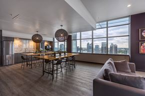 Calgary apartment for rent - 30th Floor Entertainment Lounge