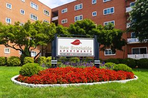 Alexandria apartment for rent - New Brookside Apartments Signage