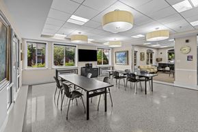 Alexandria apartment for rent - Community space conference area 1