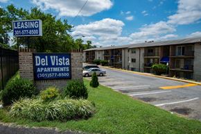 Lanham apartment for rent - Del Vista Apartments Signage 02