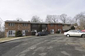 Alexandria apartment for rent - Normandy Hill Apartments ample parking