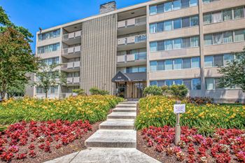 Heritage park apartments landscaped entry 2023