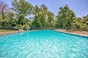 Heritage park apartments pool 2023