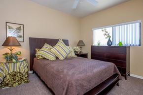Glendale townhouse for rent - Gorgeous Bedroom at Sereno Townhomes, Glendale, Arizona