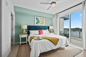 Miami apartment for rent - Select homes boast lakefront views
