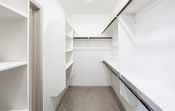 Walk-in closet