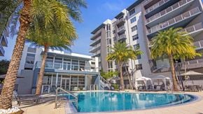Miami apartment for rent - Blue Lagoon Apartments in Miami - LaVida - Pool